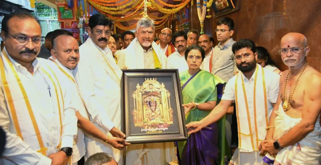 CM offers Pattuvasthrams to Goddess Saraswathi Devi on the occasion of Moolanakshatram on Monday