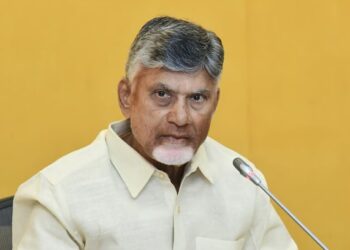 Naidu urges banks to facilitate transformation of one lakh women into entrepreneurs