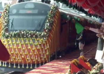 PM Modi launches four new Vande Bharats