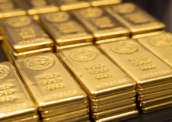 gold financier stocks fall 2%