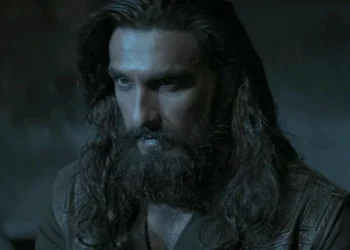 Ranveer Singh Dhurandhar movie Akshay Khanna R Madhavan Bollywood box office collection Aditya Dhar director Sara Arjun actress Padmaavat movie Simmba movie