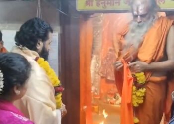 Rishab Shetty Visits Anjanadri Hill, Hanuman’s Birthplace, with Wife