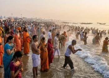 Know why mauni amavasya is observed, its spiritual meaning, holy bath benefits, and how it helps remove graha doshas.