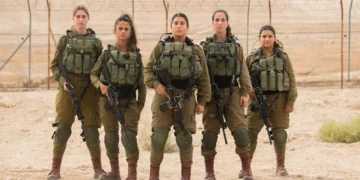 israeli army facts explained as viral photos of women soldiers spark debate over beauty myths and mandatory military service.