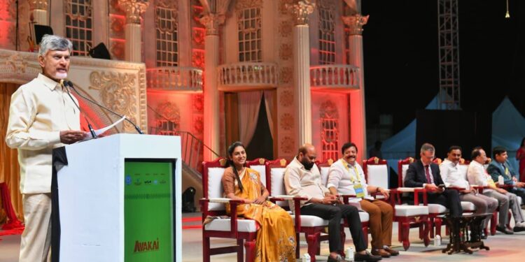 cm chandrababu naidu inaugurates amaravathi aavakaya