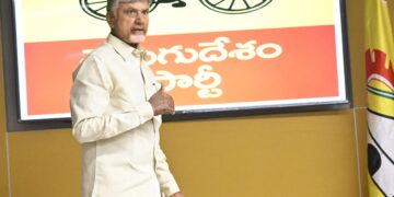 Chandrababu Naidu interacting with TDP MPs at Undavalli camp office