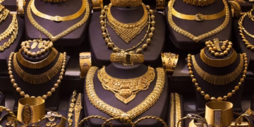 Gold Price Today: Gold Dips Slightly, Silver at ₹2.36 Lakh