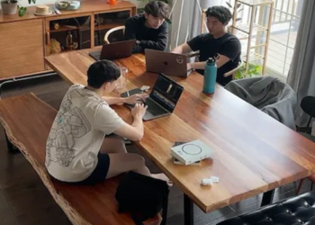 through youtube learning, tuan le mastered video editing and built a ₹11 crore business. his journey from failure to success inspires many.