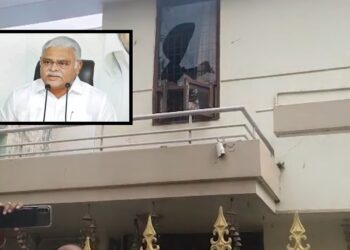 TDP workers protest near Ambati Rambabu house in Guntur