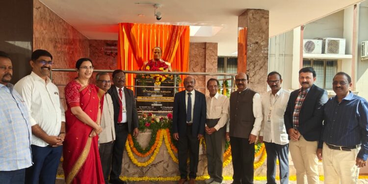 research day celebrations at dr ntruhs marked the unveiling of dr yellapragada subbarow’s statue, honouring his medical research legacy.