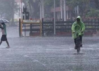 cyclone vayugundam weakens after landfall. imd predicts light to moderate rains in south coast and rayalaseema today.