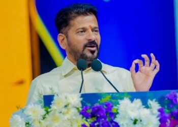 revanth reddy warns media against targeting ministers, denies singareni corruption, launches ₹362 crore works in khammam