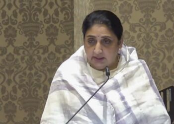 Sunetra Pawar taking oath as Maharashtra Deputy Chief Minister