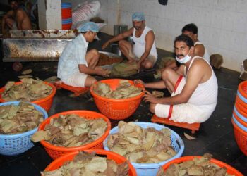 VHP leaders inspecting hygiene conditions at Annavaram prasadam counter