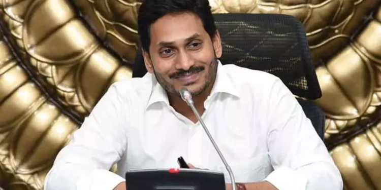 YS Jagan Mohan Reddy interacting with locals in Pulivendula