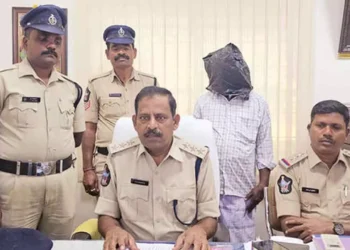 Puthalapattu police arrest ganja smuggler Mohan Babu