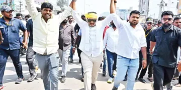 Bandla Ganesh offering prayers after completing 507 km Sankalpa Yatra at Tirumala Alipiri