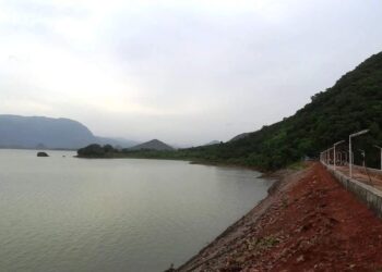 Repair works at Tandava Reservoir gates in Narsipatnam