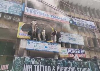 Firefighters rescuing students from Ameerpet coaching centre fire