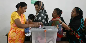 Voters casting ballots in Bangladesh parliamentary elections