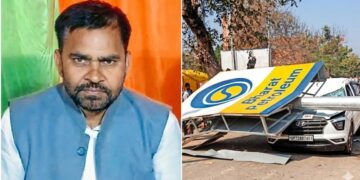 Accident site where high-mast light pole fell on Lal Bahadur Yadav car in Pratapgarh