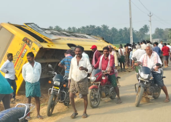 school bus accident in eluru district gudipadu village