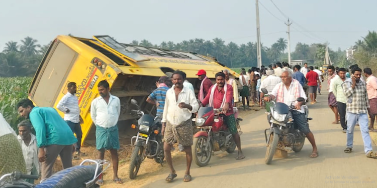school bus accident in eluru district gudipadu village