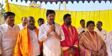 Minister Kollu Ravindra inaugurating Ann Canteen in Machilipatnam with RTC Chairman