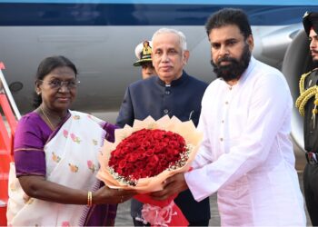 President Droupadi Murmu reviewing Indian Navy ships at IFR 2026 in Visakhapatnam President Droupadi Murmu Visakhapatnam