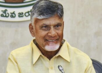 CM Chandrababu Naidu at Veligonda feeder canal site in Markapuram district