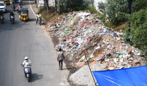 Public infrastructure and civic behavior contrast in Indian cities