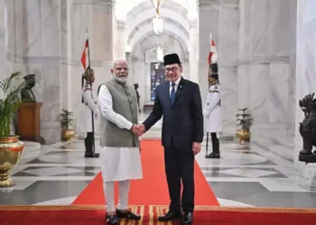 Prime Minister Narendra Modi meets Malaysian PM Anwar Ibrahim in Malaysia