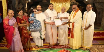 Sri Madan Mohan Rao hands over Rs 30 lakh donation to TTD Chairman at Tirumala