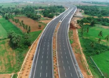 Vijayawada bypass traffic movement near Gollapudi and Highland Road