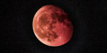 Total Lunar Eclipse in India: Timings, Visibility and Temple Closures