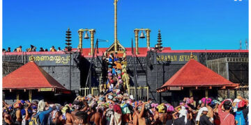 Women protesting outside Sabarimala Temple