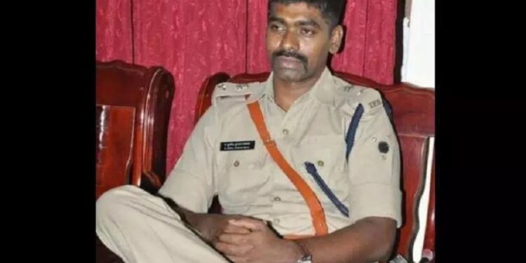 IPS officer Sunil Naik arrives at Guntur CCS police station for questioning in the Sunil Naik custodial torture case.