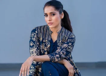 Anchor Rashmi Gautam reacting to Khamenei protests