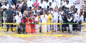 అట్టహాసంగా వెలిగొండ ప్రాజెక్టు ప్రారంభం