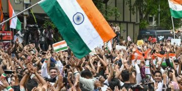 కాక్రోచ్ జనతా పార్టీ ఆందోళనలపై పోలీసుల చర్యలకు సుప్రీంకోర్టు కమిటీ